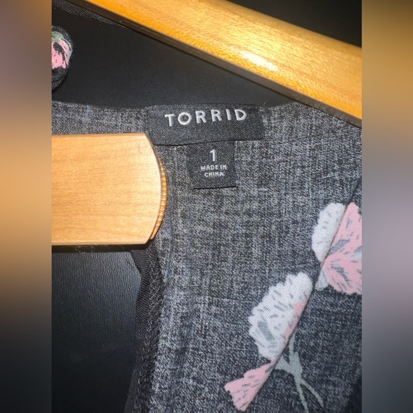 TORRID Floral V neck Above Knee Dress Size 1 EUC - Picture 5 of 8